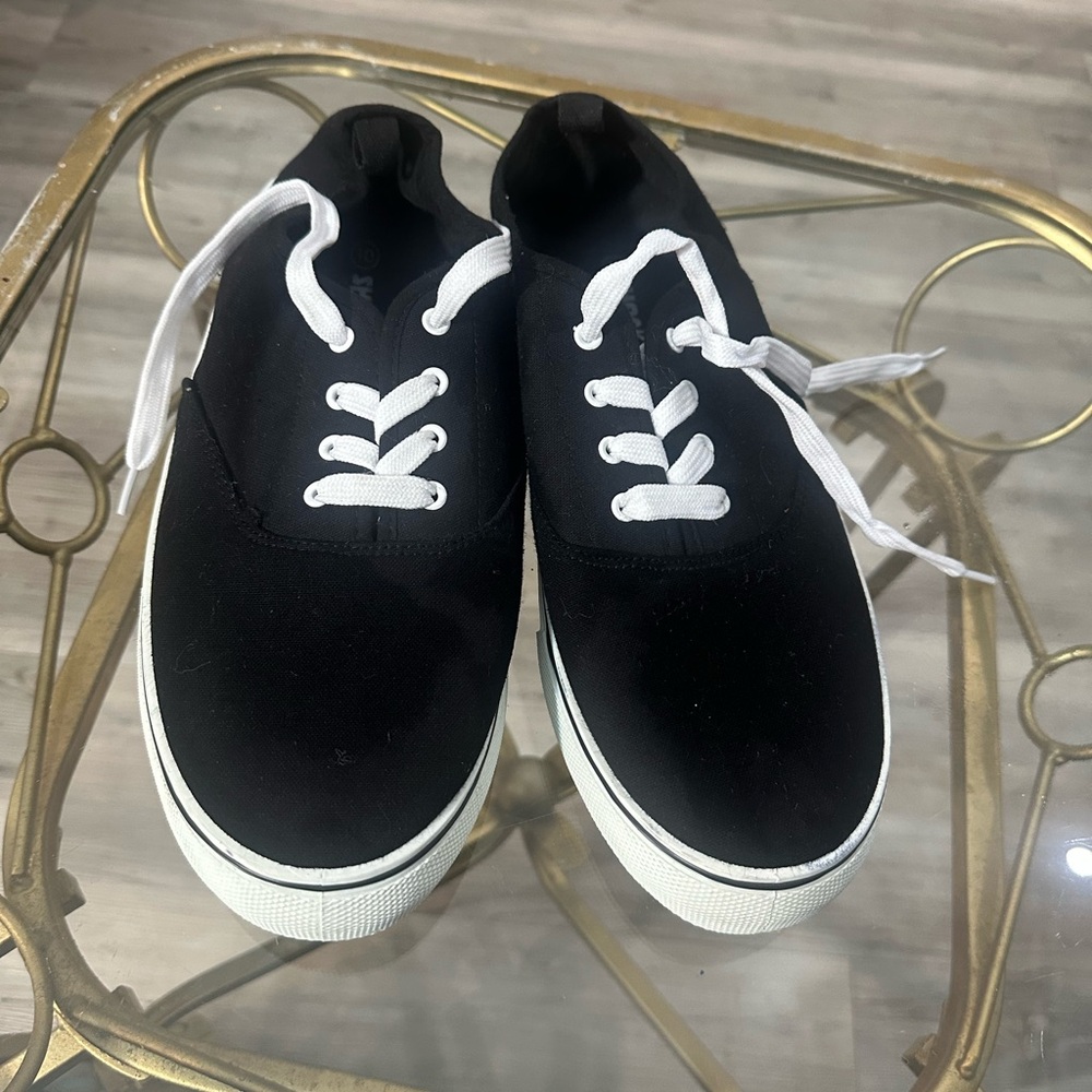 Classic Black  Men's Sneakers with White Laces